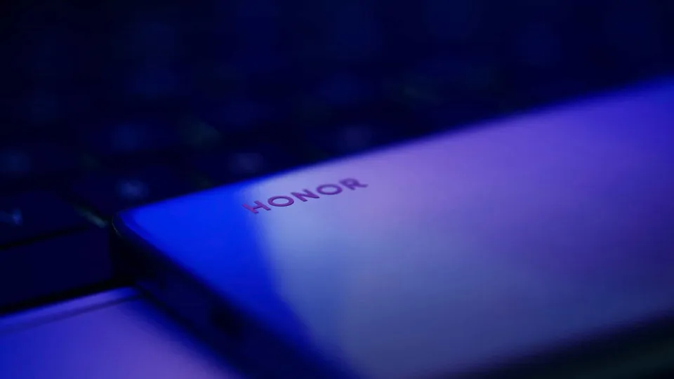 Marca chinesa Honor chega ao Brasil com linha de celulares premium e dobrável ultrafino