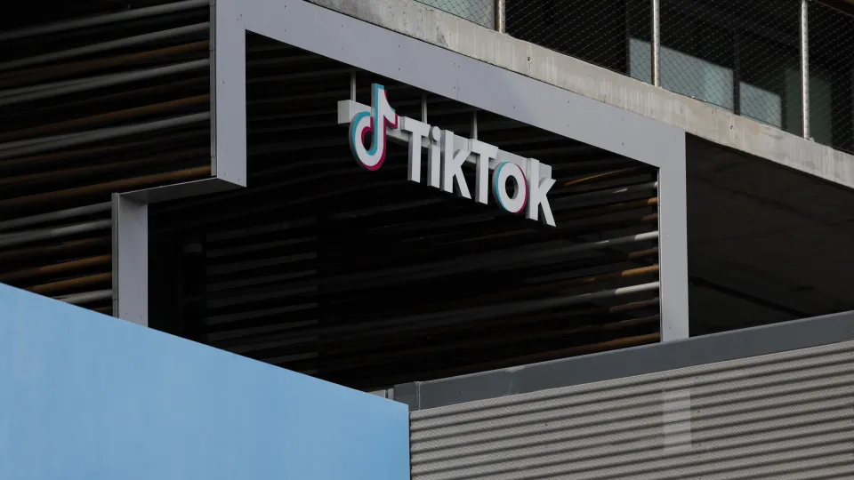 TikTok anuncia enceramento nos EUA no domingo, e faz