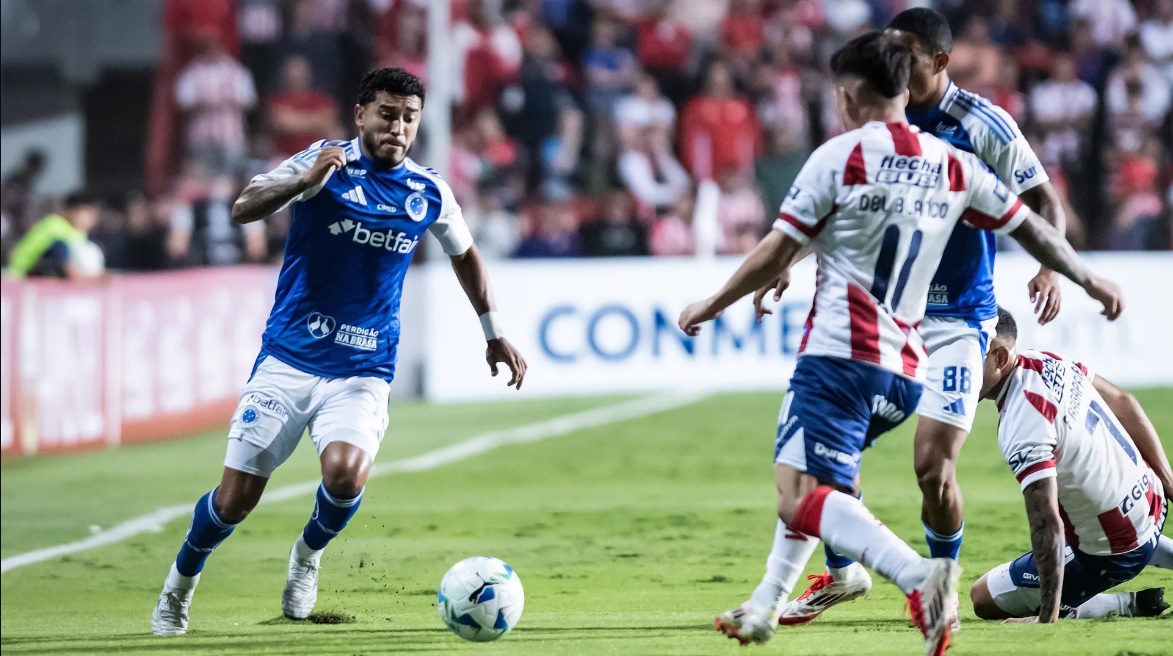 Cruzeiro leva gol no último minuto e amarga derrota