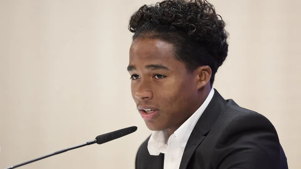 Endrick quebra silêncio sobre poucas chances no Real Madrid após golaço