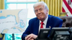 Trump assina decreto sobre pressão de água e diz que leva 15 minutos para molhar