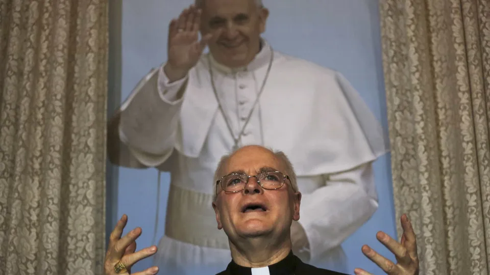 Cardeais brasileiros já estão reclusos no Vaticano para início do conclave