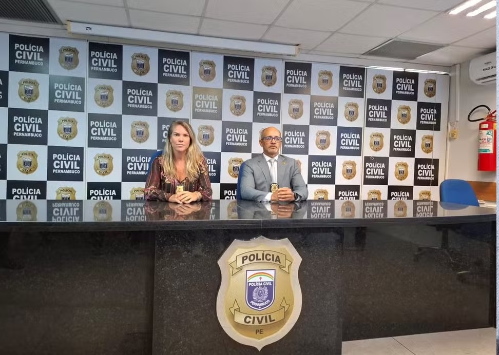 Mulher de idoso achado morto após sofrer atentado a tiros é presa junto com amante