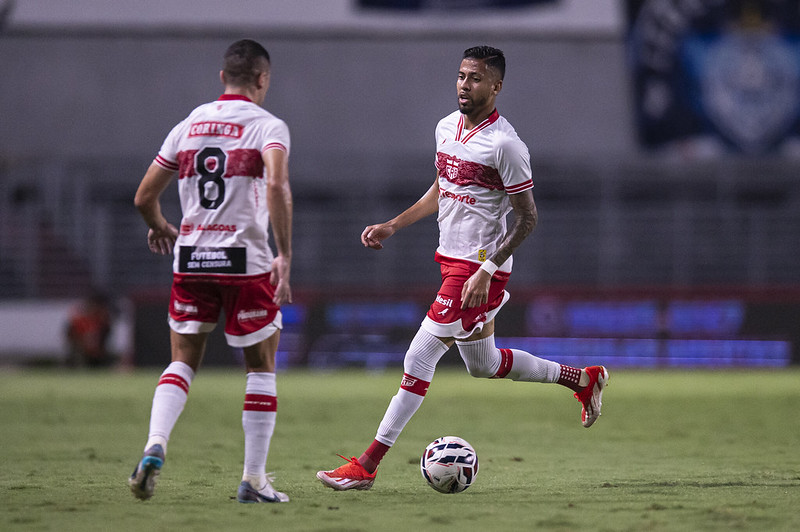 Buscando se firmar no G4, CRB recebe América Mineiro