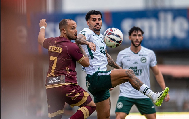 CRB vence o Goiás por 2 a 0 e entra no G-4 da Série B