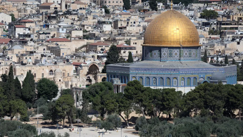 Em resposta, Irã lança mais de 100 drones contra Israel