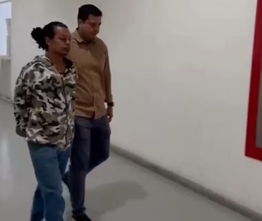 Homem mata a ex e expulsa enteada para ficar com o genro