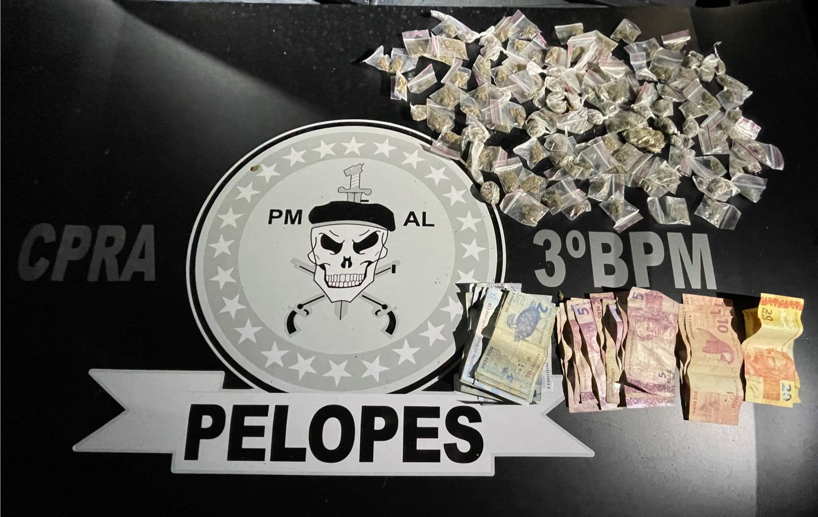 PM efetua prisões e apreensões de drogas em Arapiraca