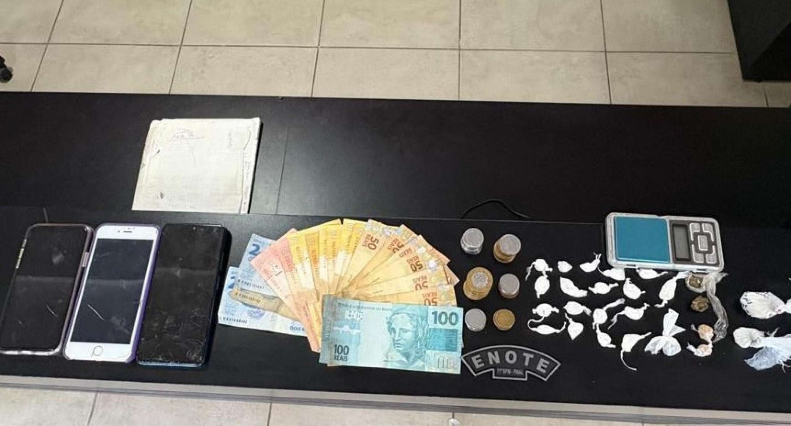 Pelopes realiza prisões e apreensões por posse de arma e tráfico de drogas