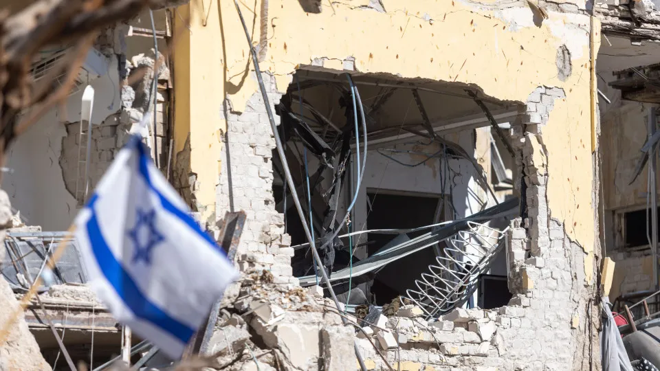 Programa nuclear secreto de Israel inclui até 90 bombas atômicas
