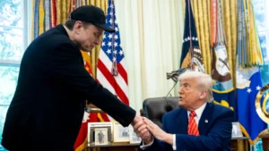 Após ameaça de deportação Elon Musk elogia