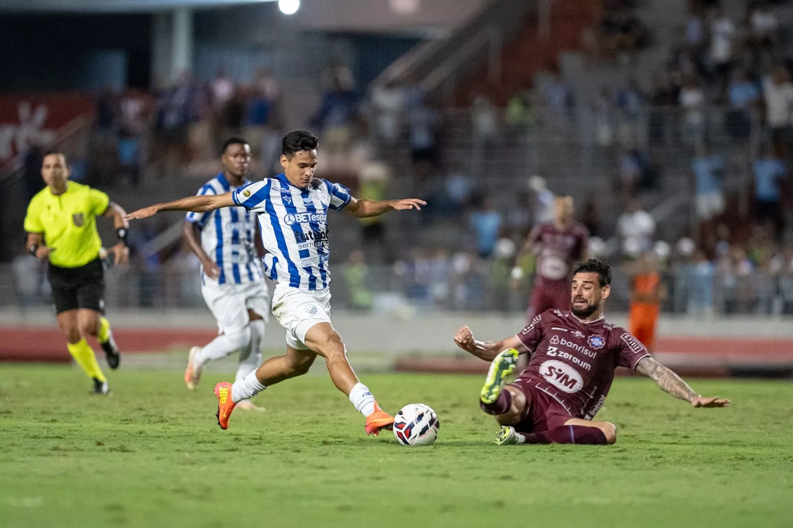 CSA perde em casa para o líder da Série C; veja gols