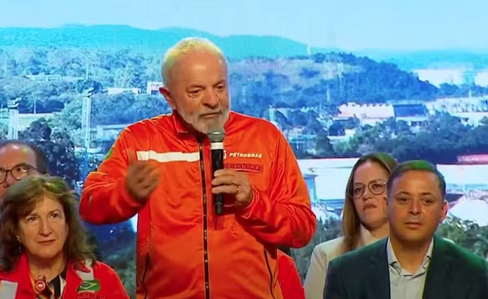 Lula nega "guerra" com Congresso e diz que "é bom" quando há "divergência"