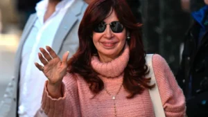 Lula visita Cristina Kirchner em prisão domiciliar em Buenos Aires