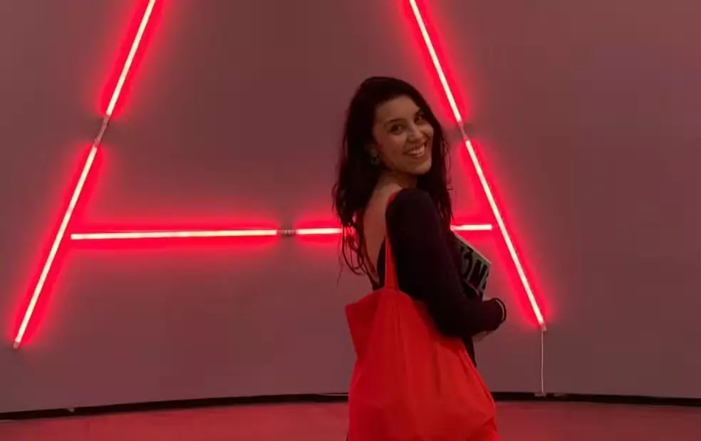 Mulher descobre câncer raro após médicos tratarem como sinusite por um ano