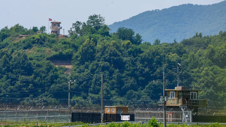 Norte-coreano atravessa fronteira com Coreia do Sul e é detido