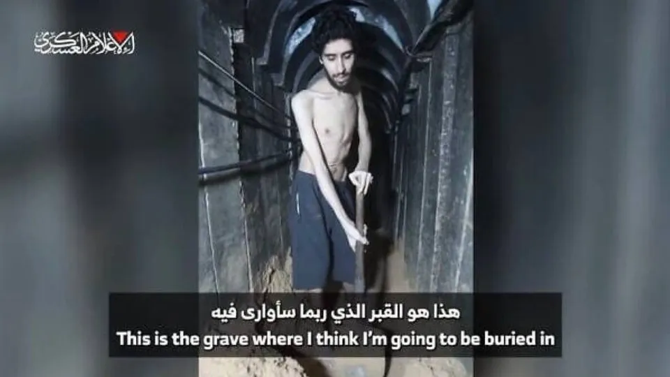 Hamas divulga vídeo em que refém é obrigado a cavar o que teme ser sua própria cova