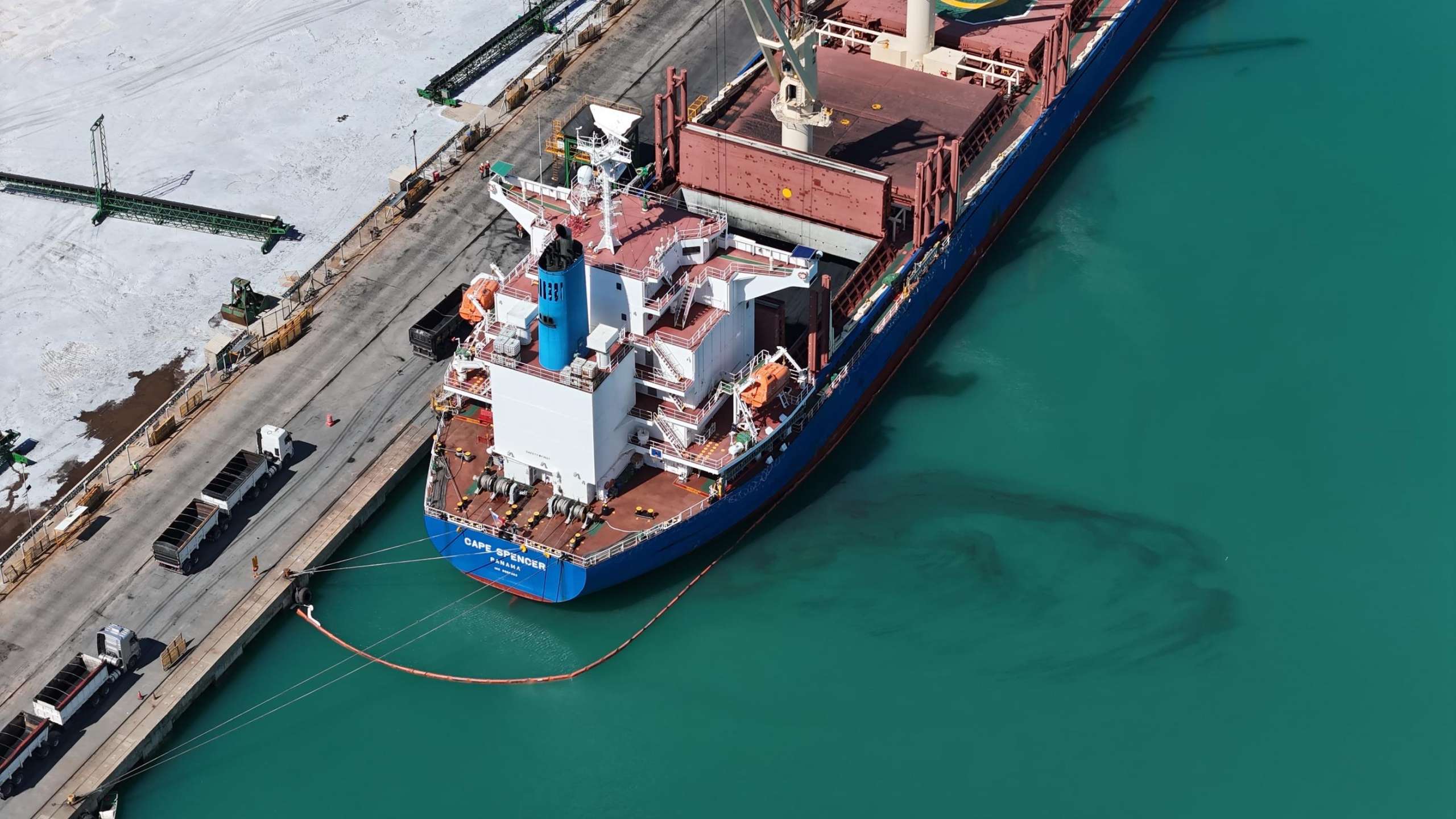IMA multa empresa por contaminar o mar com subproduto do petróleo no Porto de Maceió
