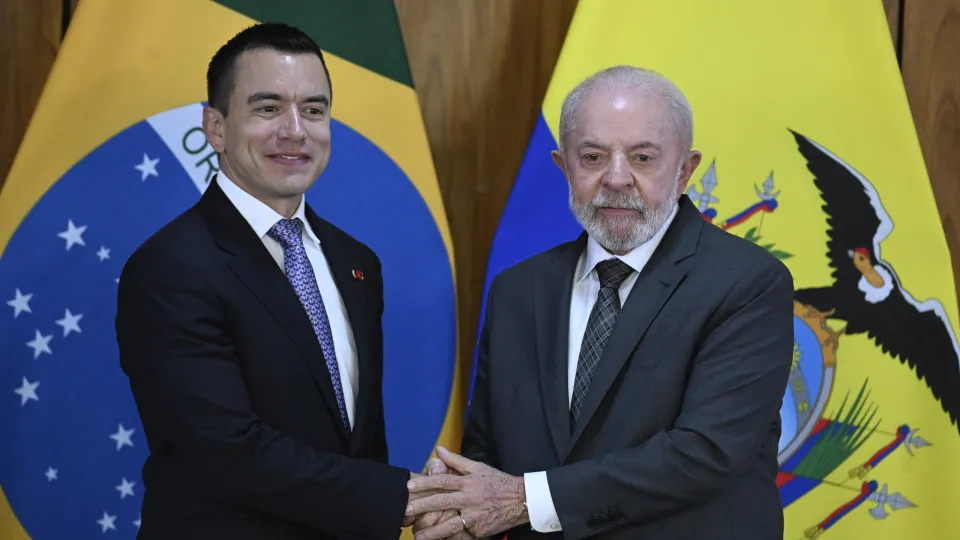 Lula encontra presidente do Equador e fala em autonomia para diversificar parceiros