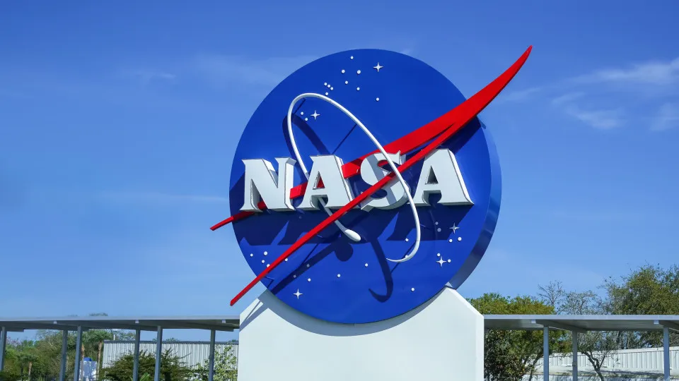NASA revela plano para construir reator nuclear na Lua