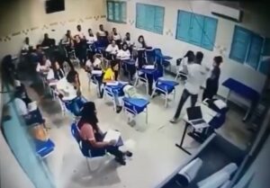 Professora é agredida por aluno dentro de escola