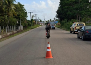 Abordagens de trânsito flagram situações de direção ilegal e entrega de veículos a inabilitados
