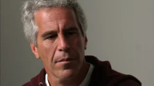 Brasileira vítima de Jeffrey Epstein fala pela primeira vez após ter sido abusada aos 14 anos