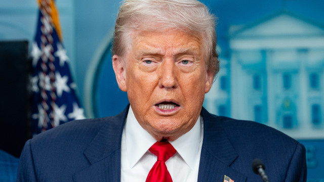 Washington critica 'ocupação militar' e processa Trump por enviar Guarda Nacional