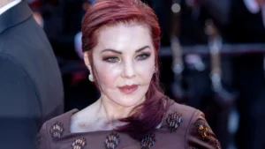 Elvis Presley 'quase' flagrou Priscilla na cama com Robert Kardashian