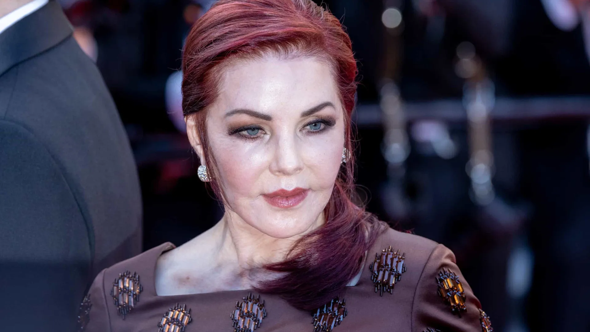 Elvis Presley 'quase' flagrou Priscilla na cama com Robert Kardashian