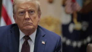 Fizeram com Bolsonaro o que tentaram fazer comigo, diz Trump