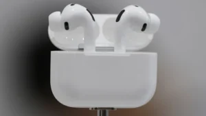 Novo AirPods Pro 3 faz tradução simultânea para o português com