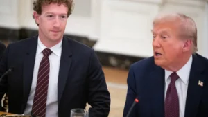 Sem perceber microfone ligado, Zuckerberg faz revelação a Trump em jantar