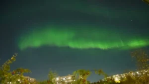 Aurora boreal ilumina São Petersburgo, na Rússia; veja as imagens