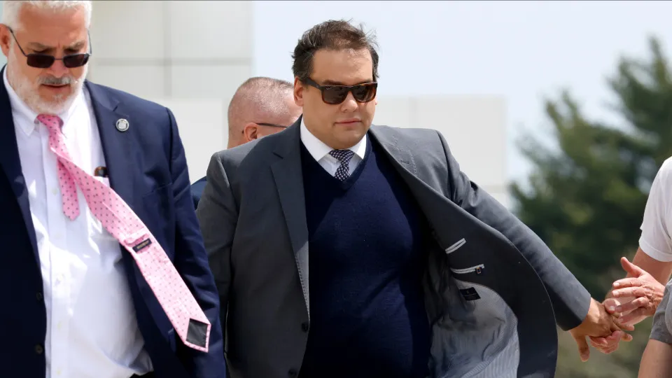 George Santos deixa prisão nos EUA após