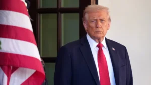 Trump diz que interrompeu negociações com Canadá após vídeo em que Reagan critica tarifas