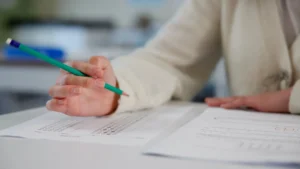 "Estou com medo", diz mãe de menino brasileiro que teve dedos amputados