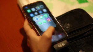 Flórida libera lei que proíbe menores de 14 anos nas redes sociais