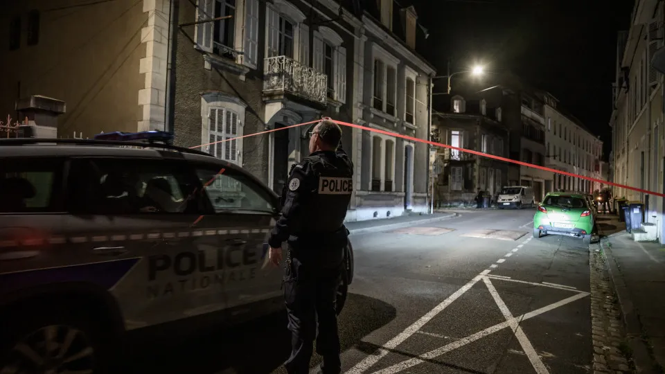 Idoso desaparecido em Lyon é encontrado embaixo da cama meses após sumir