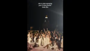 Mulher casa com 70 amigas após morte de namorado: