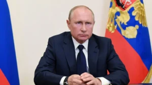 Putin lança submarino nuclear com