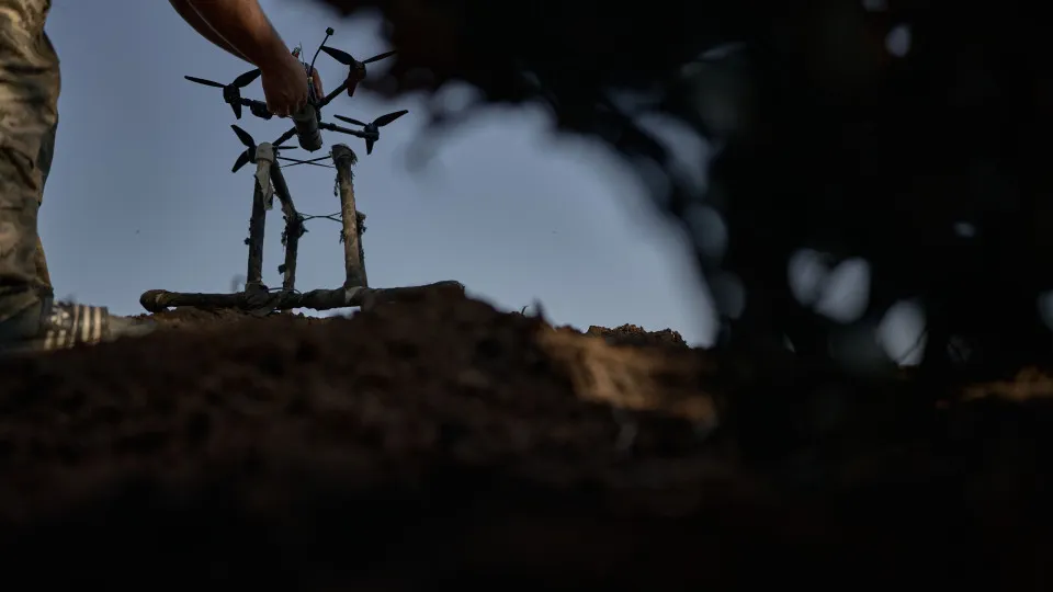 Rússia mata três pessoas em ataque com drones e mísseis na Ucrânia