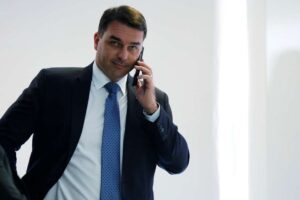 Candidatura de Flávio ao Planalto tende a rachar Centrão