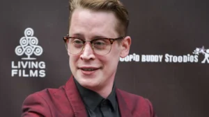 Macaulay Culkin relembra solidão na infância e fala sobre pausa na carreira