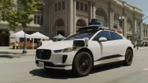 'Apagão' faz carros autônomos do Google travarem ruas e causarem trânsito nos EUA