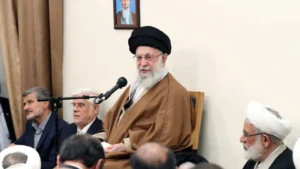 Mortes em protestos no Irã chegam a 5.000, diz agência; Khamenei faz ameaça