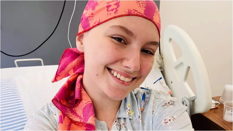 Pai de influenciadora desaba sobre saúde da filha