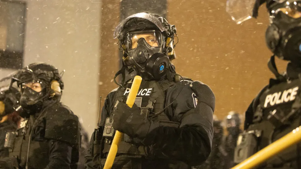 Prefeito de Minneapolis anuncia saída de agentes do ICE da cidade