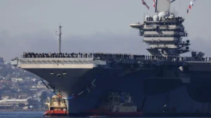 EUA abatem drone do Irã perto de porta-aviões, e petroleiro é perseguido