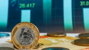 'Selic em 15% faz bilionário ganhar R$ 400 mil por dia sem produzir nada', diz ex-consultor da ONU